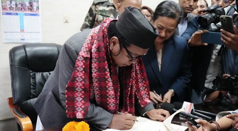 mahabir-pun_1x9a1y537W